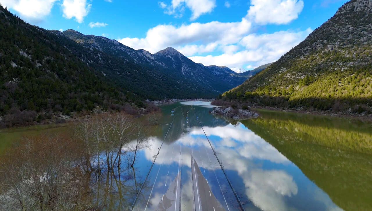 Konya – Antalya yolunda su seviyesi 3 metreye çıktı 1